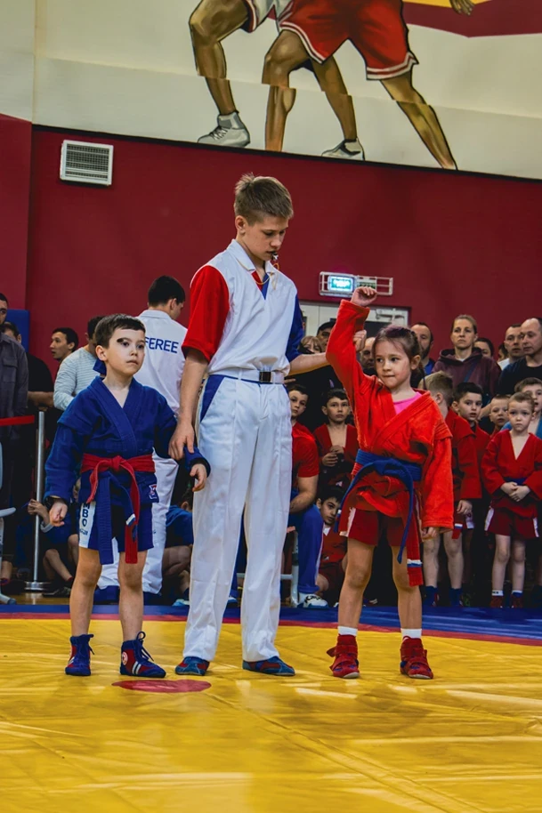 Объявление победителя в спортивном клубе Академия Чемпионов