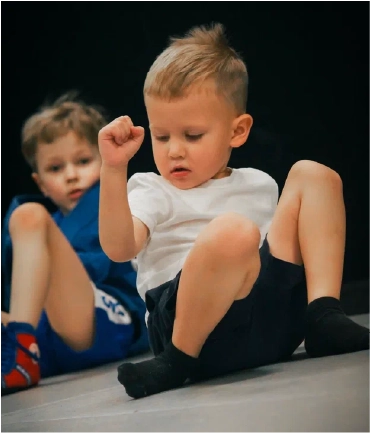 Тренировка для группы 4-6 ЛЕТ в Академии Чемпионов